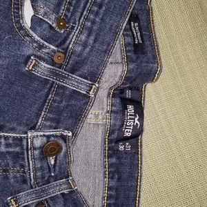 Holister 31/30 size jeans slim straight epic flex